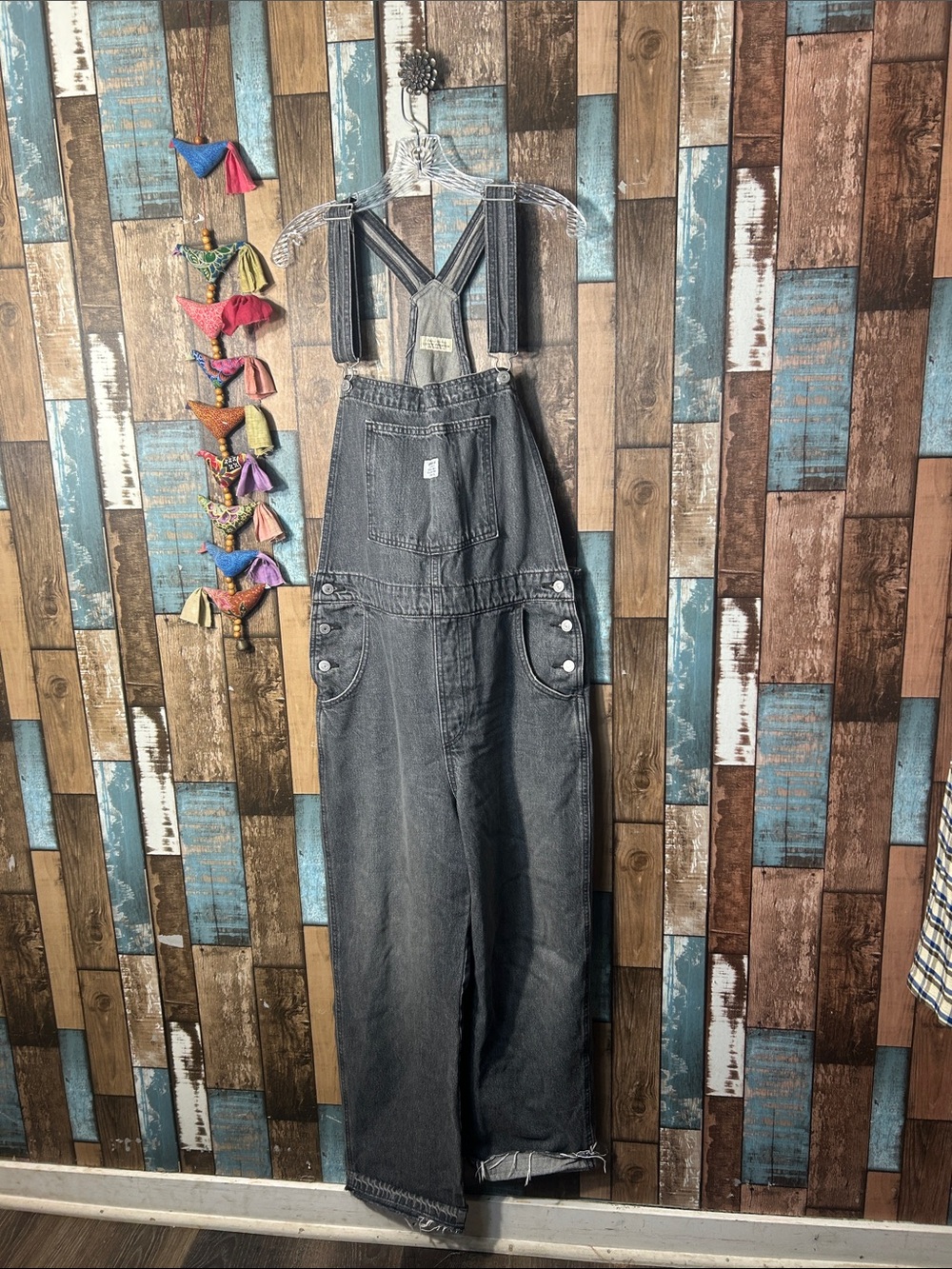 Levi’s large Black Denim Bib Overalls with Wide Leg